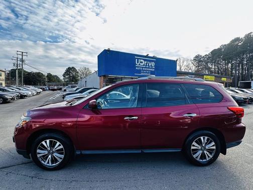 2017 Nissan Pathfinder SL
