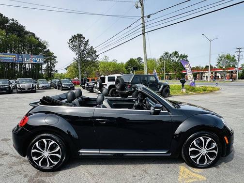 Black 2013 Volkswagen Beetle 2.5L