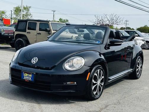 Black 2013 Volkswagen Beetle 2.5L