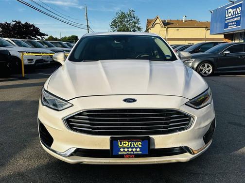 White 2019 Ford Fusion Hybrid SEL