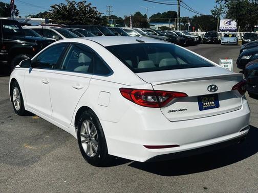2016 Hyundai SONATA SE