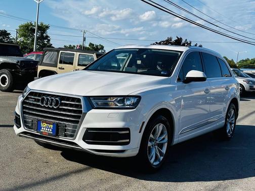 White 2018 Audi Q7 3.0T Premium Plus