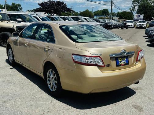 Gold 2010 Toyota Camry Hybrid SE