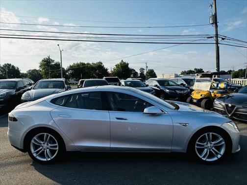 2015 Tesla Model S 70D