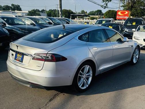 2015 Tesla Model S 70D