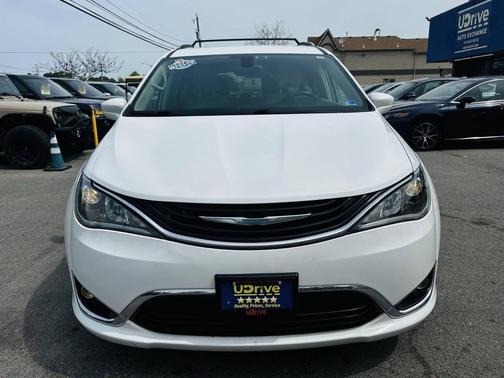 2018 Chrysler Pacifica Hybrid Touring L