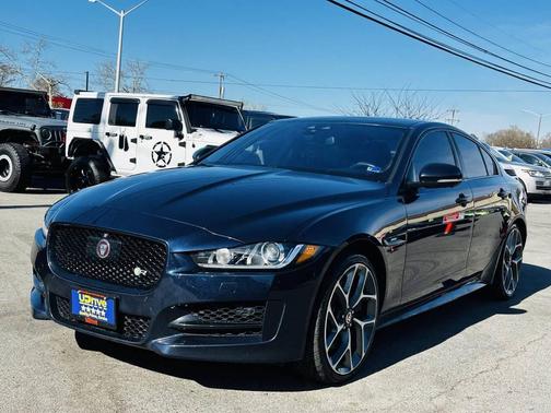 2017 Jaguar XE 35t R-Sport
