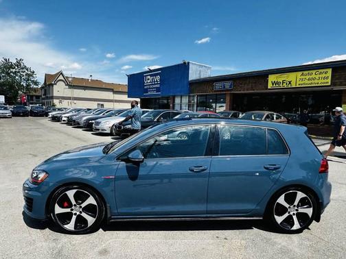 Night Blue Metallic 2016 Volkswagen Golf GTI 2.0T SE 4-Door