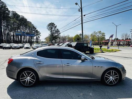 Bianco Alpi Pearlescent 2015 Maserati Ghibli S Q4