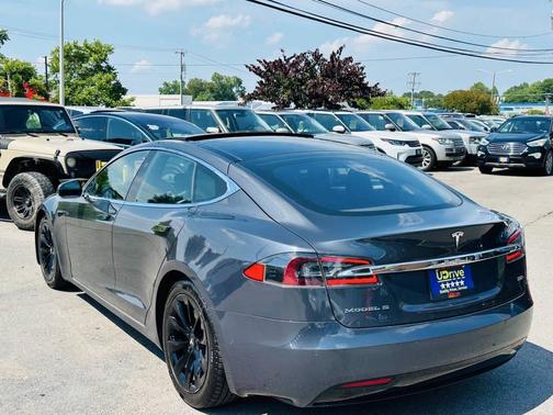 Titanium Metallic 2016 Tesla Model S 75D