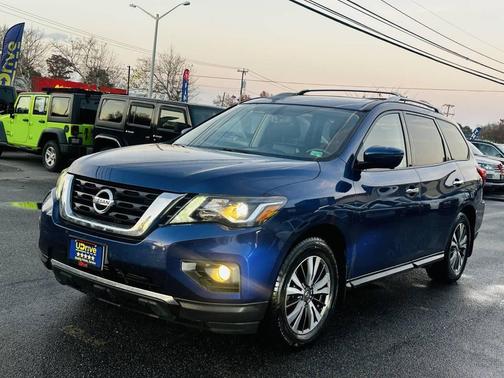 2017 Nissan Pathfinder SL