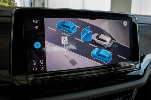 2025 Volkswagen Atlas 2.0T SEL Premium R-Line 4MOTION