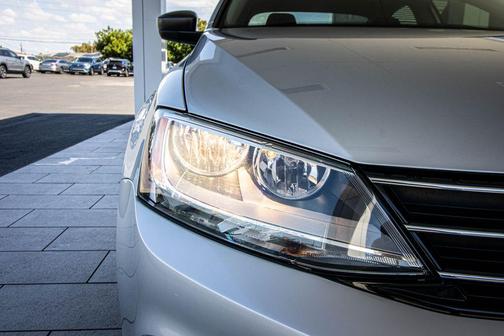 2015 Volkswagen Jetta 1.8T SE