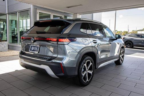 2025 Volkswagen Tiguan 2.0T SE