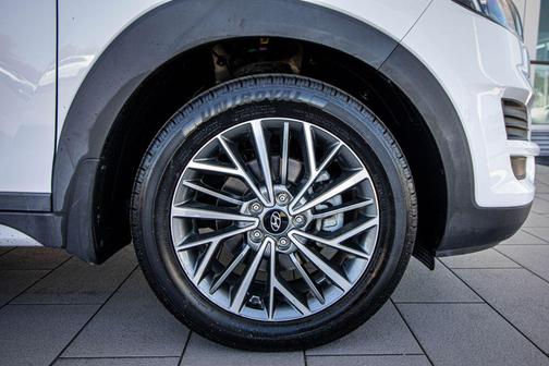 Cream White 2020 Hyundai TUCSON SEL