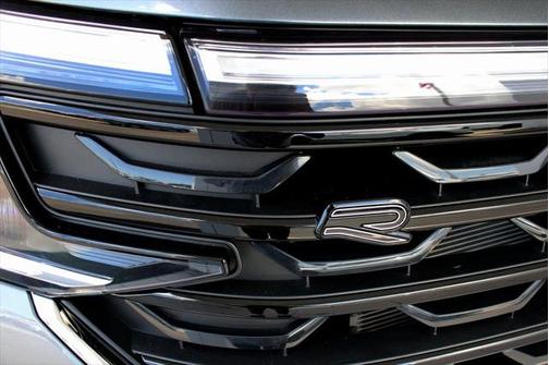 2025 Volkswagen Atlas 2.0T SEL Premium R-Line 4MOTION