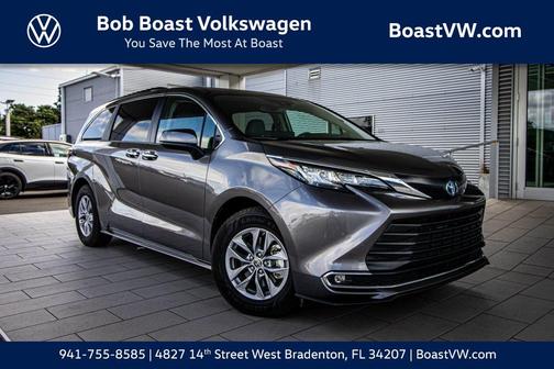 2022 Toyota Sienna XLE