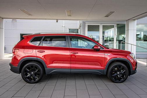 Red Metallic 2022 Volkswagen Taos 1.5T SE