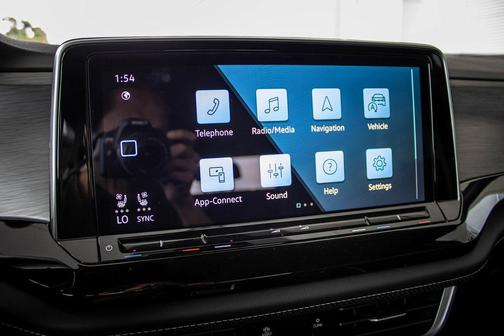 2026 Volkswagen Atlas Cross Sport 2.0T SE w/Technology