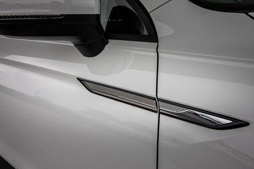 Pure White 2023 Volkswagen Tiguan 2.0T S