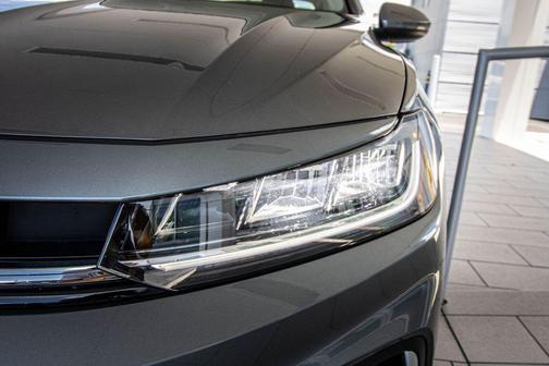 Platinum Gray 2026 Volkswagen Jetta 1.4T SE