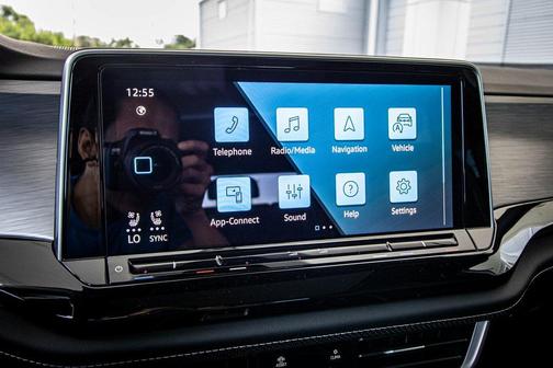 2026 Volkswagen Atlas Cross Sport 2.0T SE w/Technology 4MOTION