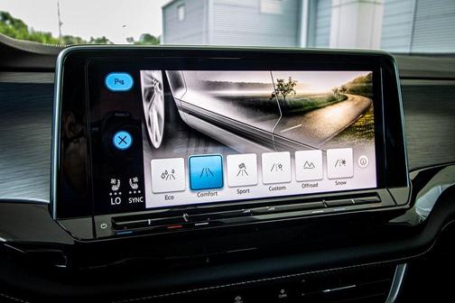 2026 Volkswagen Atlas Cross Sport 2.0T SE w/Technology 4MOTION