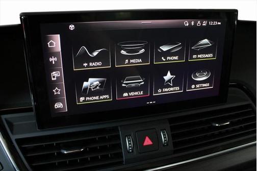 Mythos Black Metallic 2023 Audi Q5 45 S line Premium