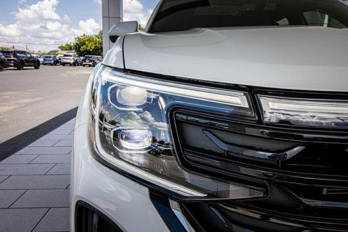 Pure White 2024 Volkswagen Atlas Cross Sport 2.0T SE w/Technology