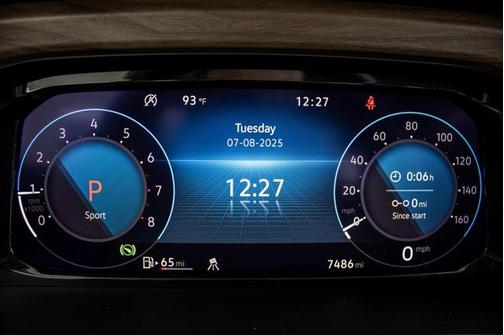 2025 Volkswagen Atlas 2.0T SE w/Technology