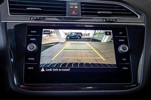 2024 Volkswagen Tiguan 2.0T SE R-Line Black