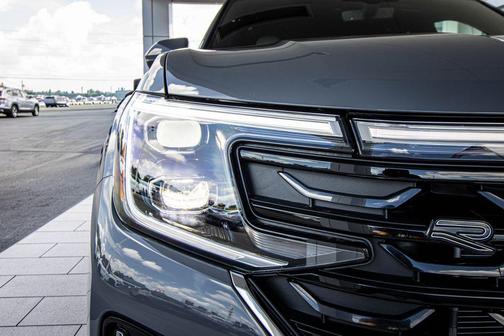 pure gray 2026 Volkswagen Atlas Cross Sport 2.0T SEL Premium