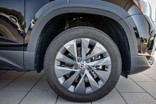 Deep Black Pearl 2023 Volkswagen Taos 1.5T S