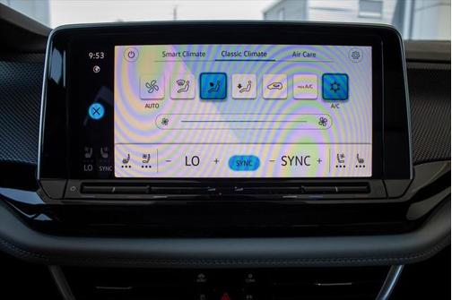 2025 Volkswagen Atlas Cross Sport 2.0T SEL Premium