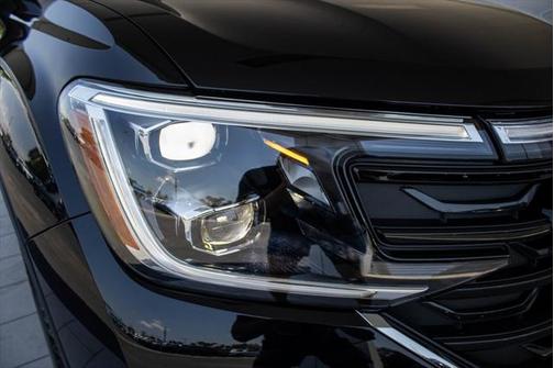 2025 Volkswagen Atlas Cross Sport 2.0T SEL Premium