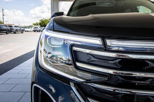 Deep Black 2026 Volkswagen Atlas 2.0T SE w/Technology