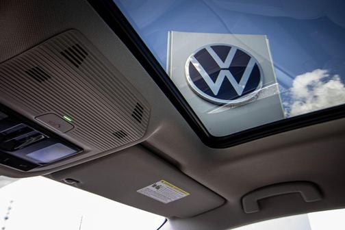 2024 Volkswagen Atlas 2.0T SEL Premium R-Line 4MOTION