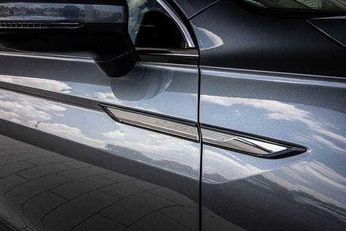 Platinum Gray Metallic 2023 Volkswagen Tiguan 2.0T SE