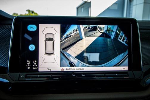 2026 Volkswagen Atlas Cross Sport 2.0T SEL