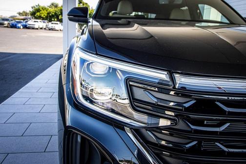 2026 Volkswagen Atlas Cross Sport 2.0T SE