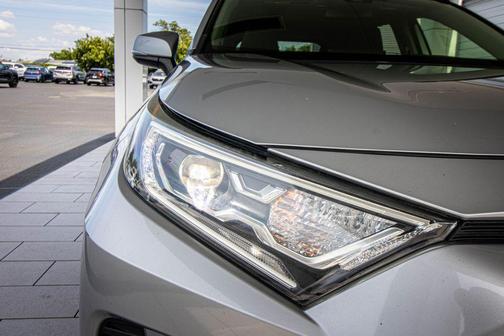 Silver Sky Metallic 2019 Toyota RAV4 Hybrid XLE