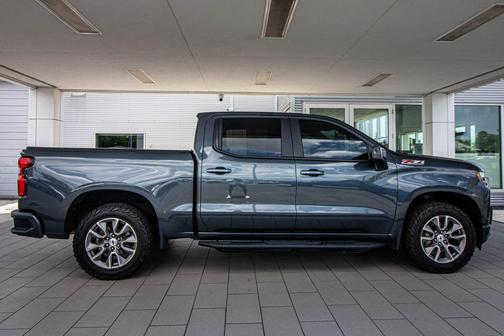 Shadow Gray Metallic 2021 Chevrolet Silverado 1500 RST