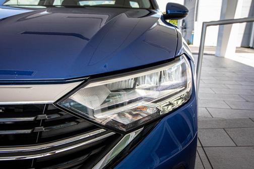 Rising Blue Metallic 2024 Volkswagen Jetta 1.5T SE