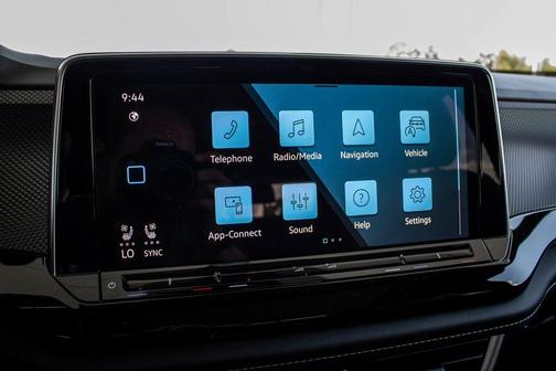2025 Volkswagen Atlas Cross Sport 2.0T SEL
