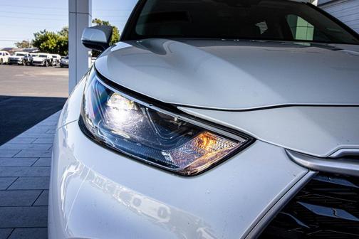 2022 Toyota Highlander Hybrid LE
