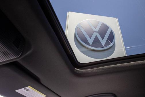 2025 Volkswagen Atlas Cross Sport 2.0T SEL