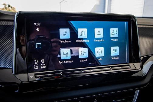 2026 Volkswagen Atlas Cross Sport 2.0T SEL Premium