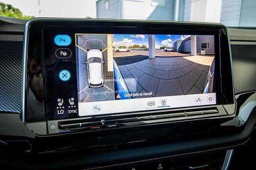 2026 Volkswagen Atlas Cross Sport 2.0T SEL Premium