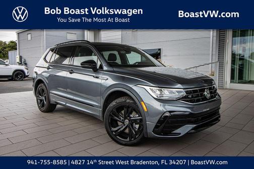 Platinum Gray Metallic 2023 Volkswagen Tiguan 2.0T SE R-Line Black