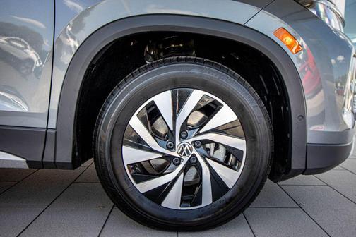 Platinum Gray Metallic 2025 Volkswagen Tiguan 2.0T S